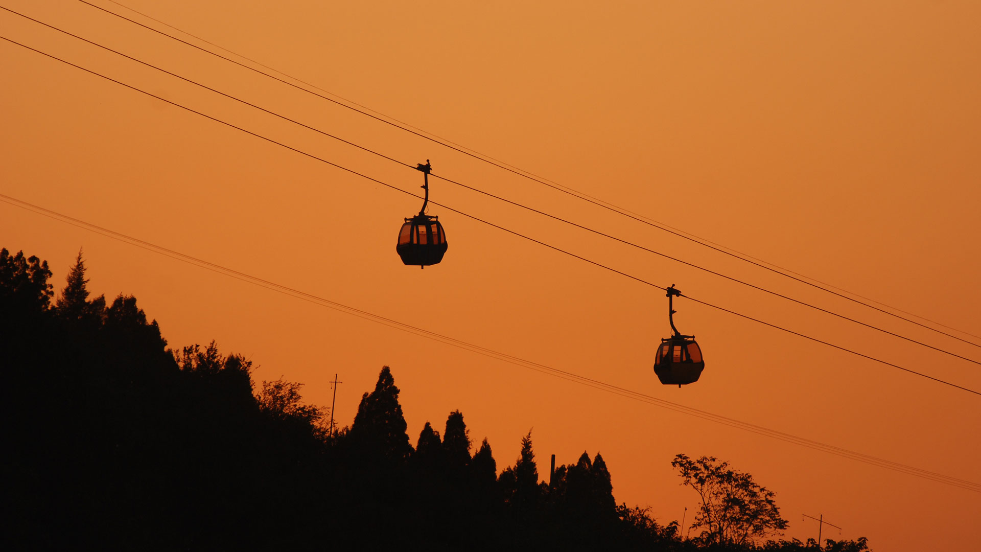 A scenic sunset at Lintong Lixing Cable-Car